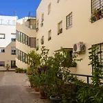 Colours Apartment And Garage Historical Center 4 Pax